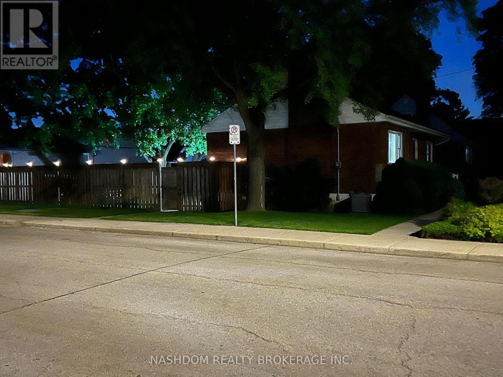 1 Bryant Court, Hamilton (Corman), Ontario L8K4A9