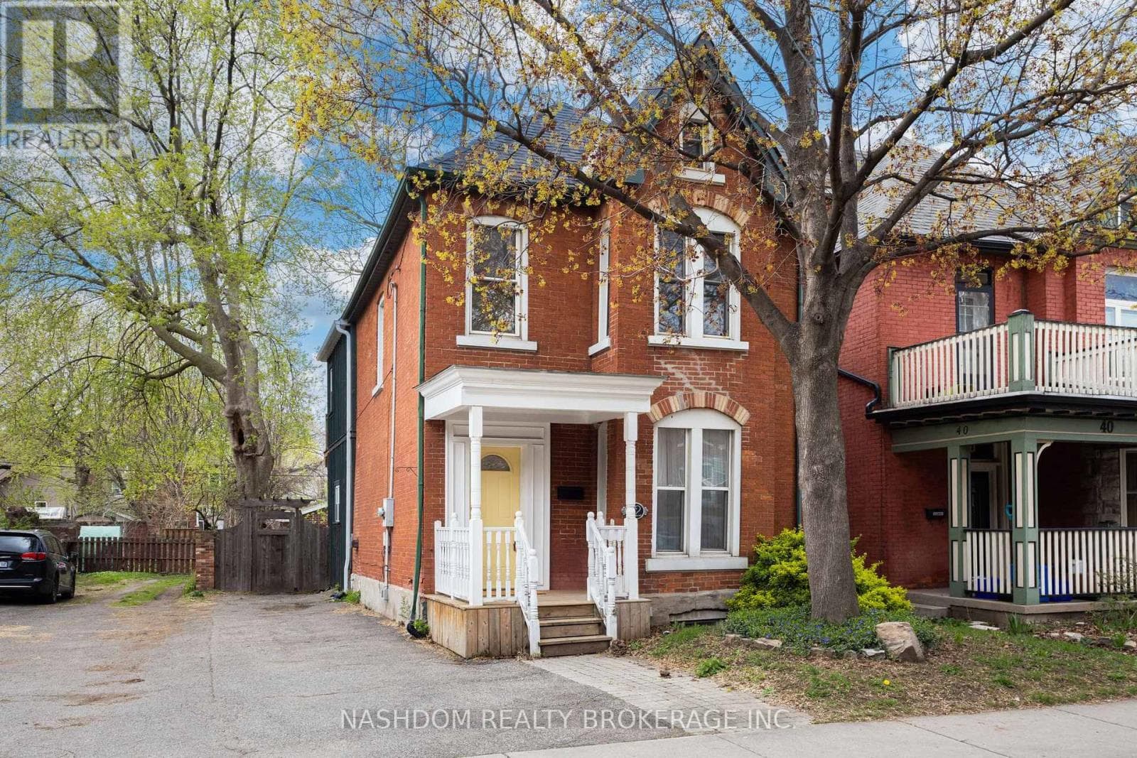 42 Erie Avenue, Hamilton (Stinson), Ontario L8N2W6